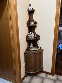 Mobile angolare in legno stile classico