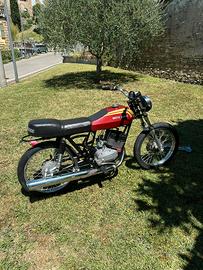 Moto d'epoca Guzzi del 1977