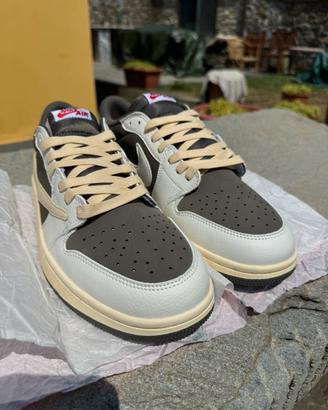 NIKE AIR JORDAN 1 LOW ”REVERSE MOCHA” Travis Scott