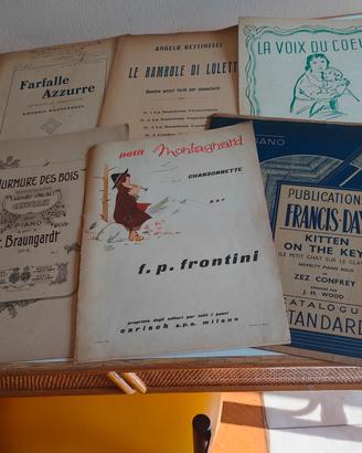 Spartiti vintage per giovani pianisti. 