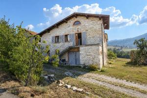 Rif.1172- casa semi ind. farini