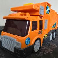 camioncino giocattolo della spazzatura