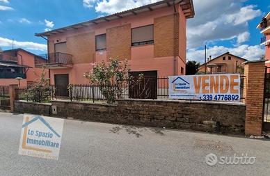 Cave, ampia con giardino e garage