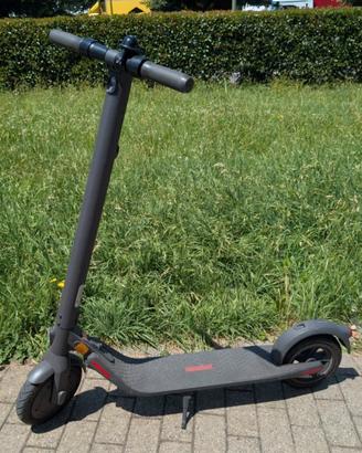 Monopattino elettr. piegh. Segway Ninebot ES2 E25A