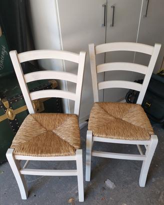 sedie in legno bianche