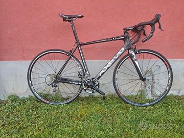 bici da corsa in carbonio 