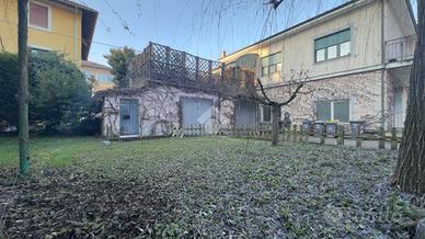 CASA SEMINDIPENDENTE A NOVI LIGURE