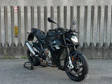 BMW S 1000R 2023, M carbon pack, Akrapovic, 5000km