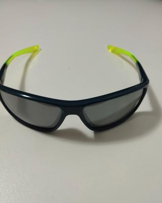 occhiali da sole 