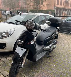 Aprilia Scarabeo 300