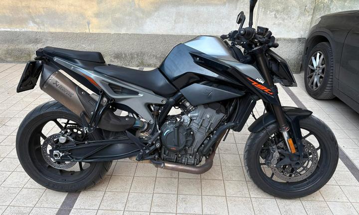 KTM 790 Duke - 2019 scarico Akrapovic 105cv