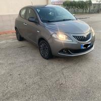 Lancia Ypsilon 1.0 FireFly 5 porte S&S Hybrid Gold