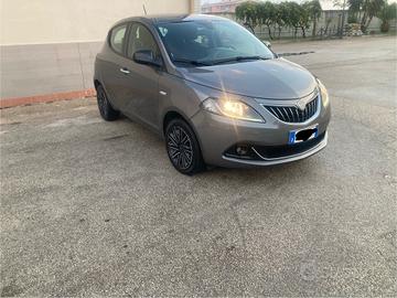 Lancia Ypsilon 1.0 FireFly 5 porte S&S Hybrid Gold