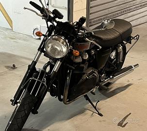 Bonneville All Black