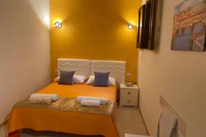 Intera struttura con 3 appartamenti