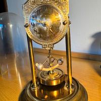 Orologio vintage a cupola in vetro a torsione