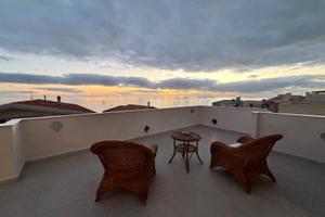 Casa fronte mare donnalucata