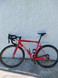 bici da corsa in carbonio BMC