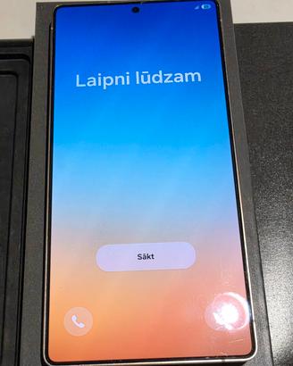 Samsung S25 Ultra + Buds 4pro + extra