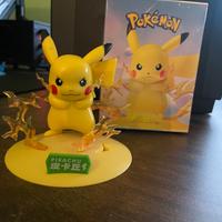 Figure Pokémon Pikachu con effetti fulmine