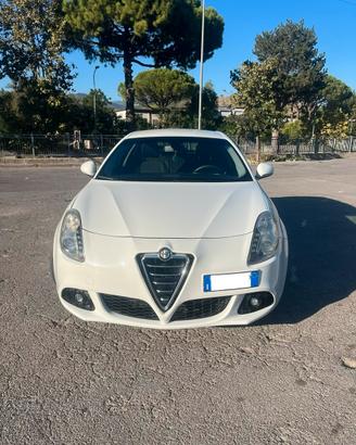 Alfa Romeo Giulietta 1.6 JTDM-2 105 cv 77 kW