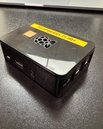 Mini PC Raspberry Pi 3 B+ con MicroSD 8 GB