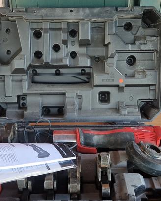 pressatrice idraulica compatta Milwaukee M18 BHLP
