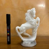 Cavallo in Alabastro