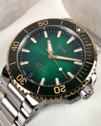 ORIS Aquis Date Calibre 400-2 Full Set