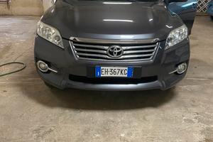 Toyota RAV4 2.2 diesel 2011