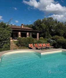 Villa con piscina in Strada Palareto Teodorano