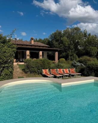 Villa con piscina in Strada Palareto Teodorano