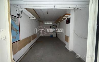 Box a Modena Via Gaetana Agnesi 1 locali