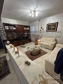 Appartamento ristrutturato con garage ad Acireale