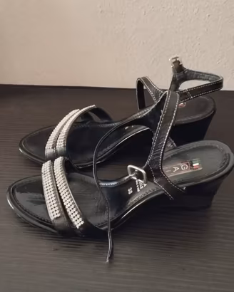Sandali neri numero 38 in pelle vera