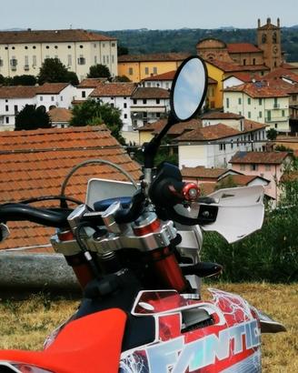 fantic 125 casa motard con grafiche uniche