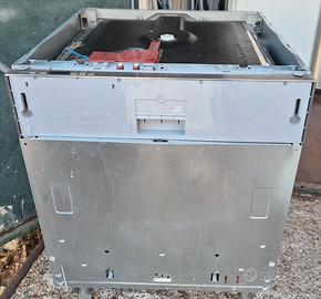 Lavastovigkie da incasso a scomparsa Indesit class