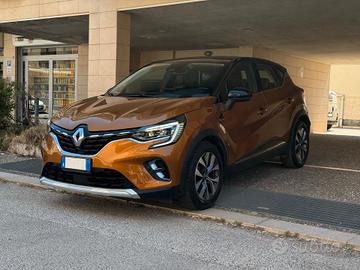 Renault Captur Plug-in Hybrid E-Tech 160 cv Initia