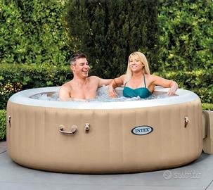 Piscina con idromassaggio