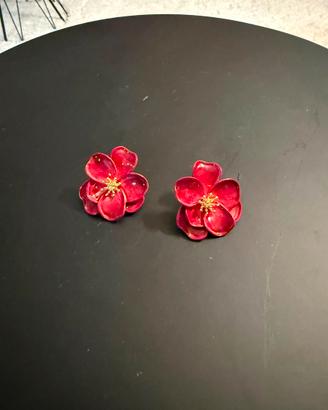 Orecchini a fiore rosso smaltato