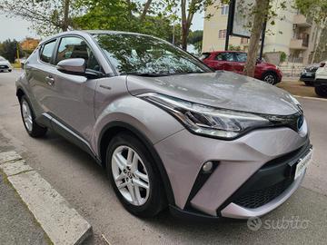 Toyota C-HR Hybrid Business NO OBBL. FINANZ.