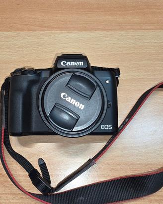 CANON EOS M50
