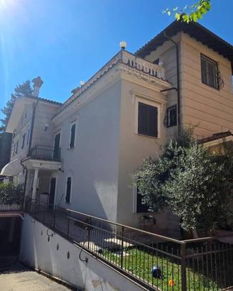 Appartamento di 90 m² con 4 locali a Cave