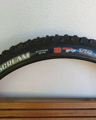 copertone maxxis wetscream dh
