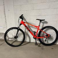 Mountain bike gt avalache