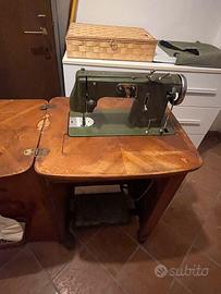 Macchina da cucire funzionante