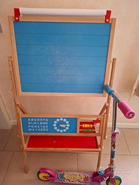 Lavagna e monopattino bambini