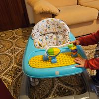 Girello con tavolino costruzioni