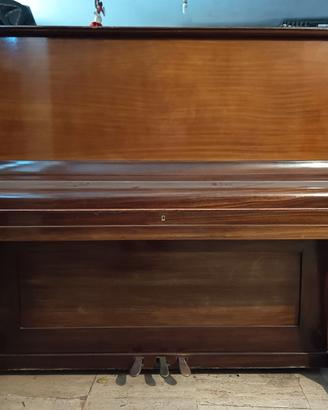 Pianoforte verticale 