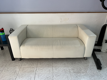 Divano Ikea bianco in pelle